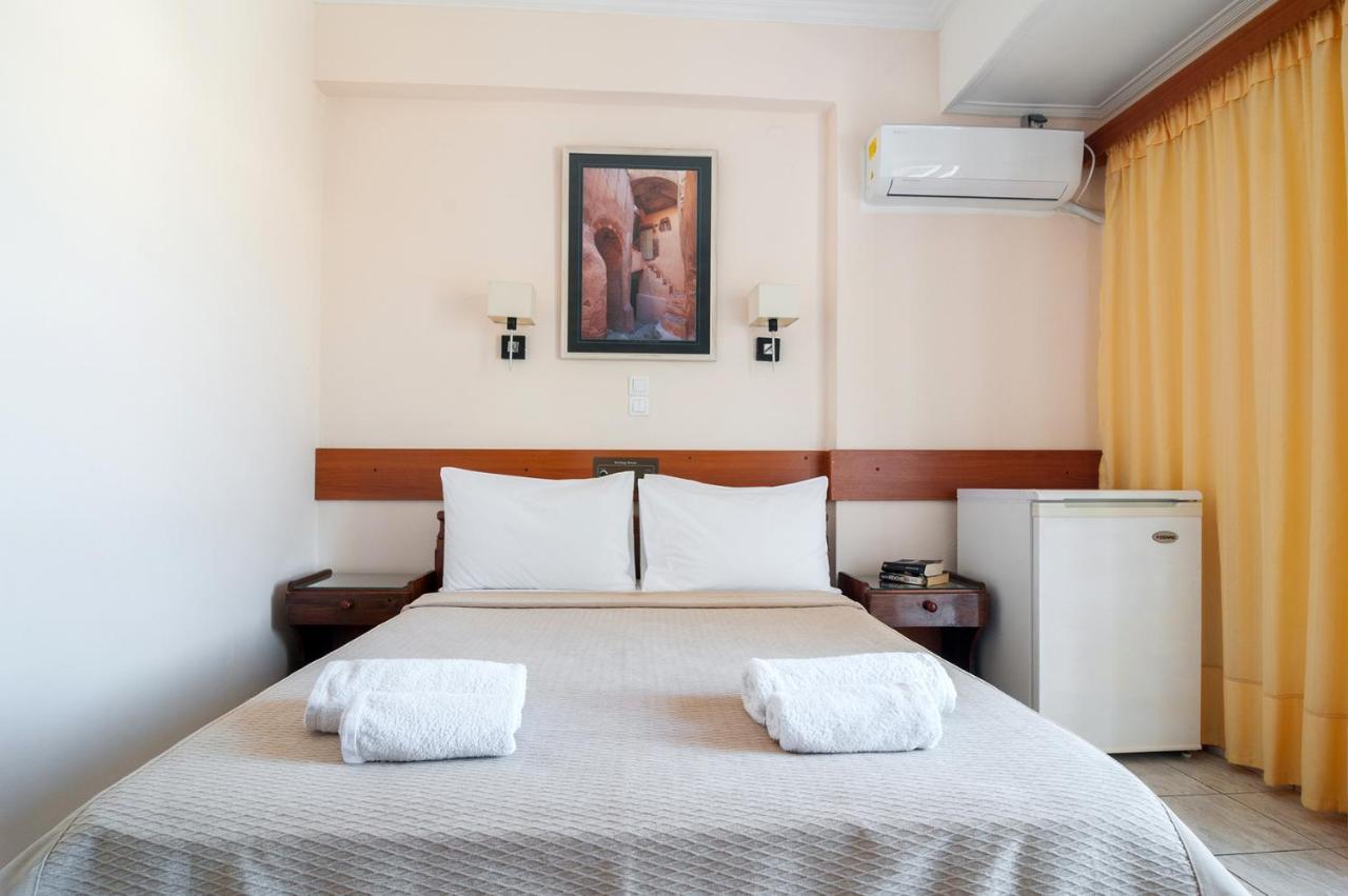 Holiday Beach Resort Santorini بيريسا المظهر الخارجي الصورة