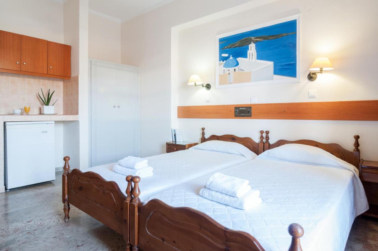 Holiday Beach Resort Santorini بيريسا المظهر الخارجي الصورة