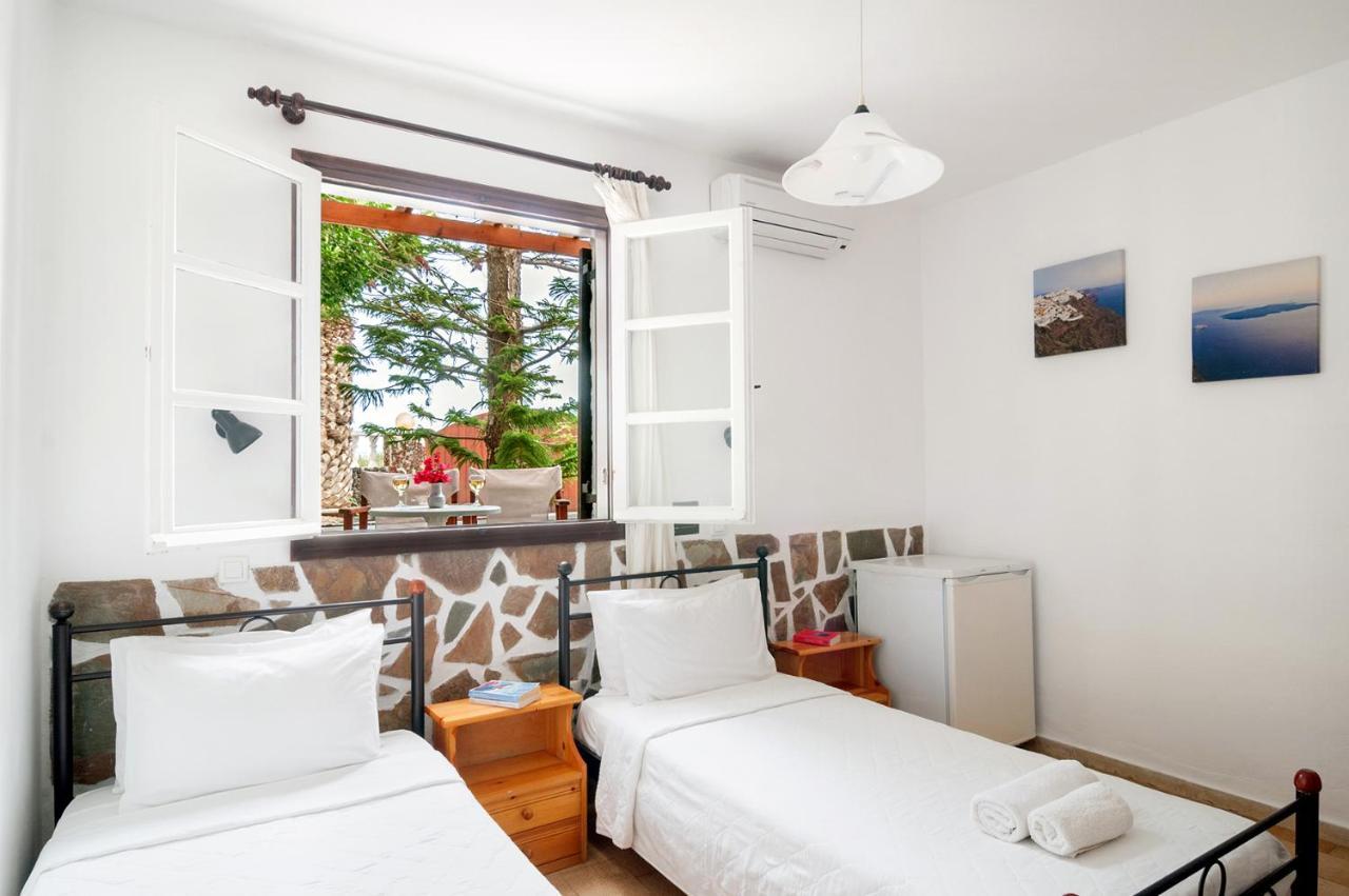 Holiday Beach Resort Santorini بيريسا المظهر الخارجي الصورة